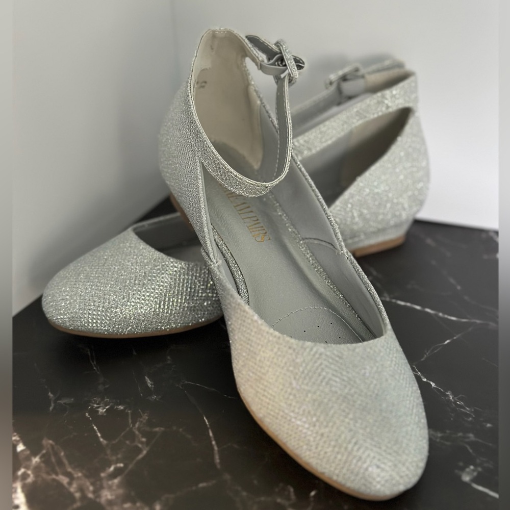 Elegant Silver Women's Flats